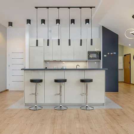 Luxury Three-bedroom By Renters Prestige * Krakkó