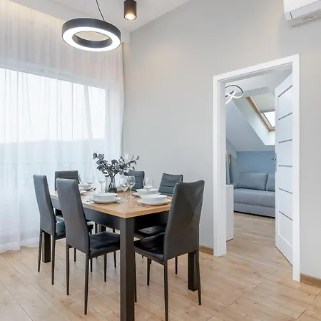Luxury Three-bedroom By Renters Prestige *